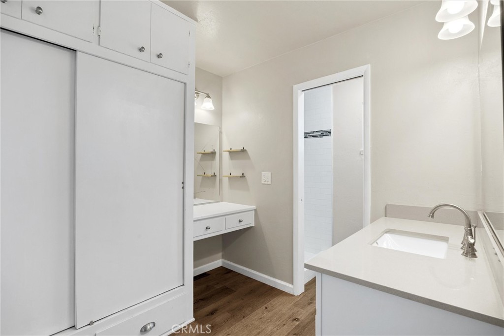 904 Long Bar Road Oroville, CA 95966 - Photo 31 of 50 a bathroom with a sink and a mirror