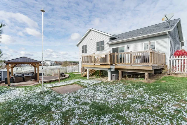 $374,900 | 1261 Peninsula Lane, Whitewater, WI 53190