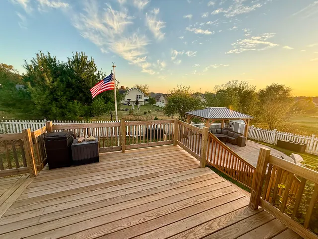 $374,900 | 1261 Peninsula Lane, Whitewater, WI 53190