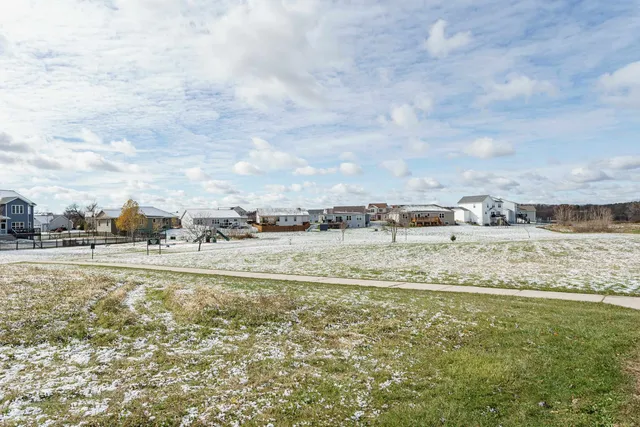 $374,900 | 1261 Peninsula Lane, Whitewater, WI 53190