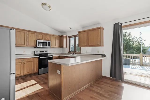 $374,900 | 1261 Peninsula Lane, Whitewater, WI 53190