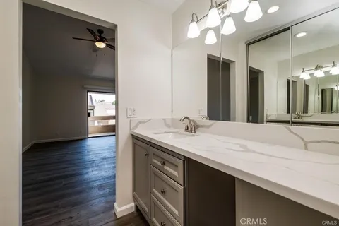 $4,500 | 5800 Owensmouth Avenue, Unit 14, Woodland Hills, CA 91367