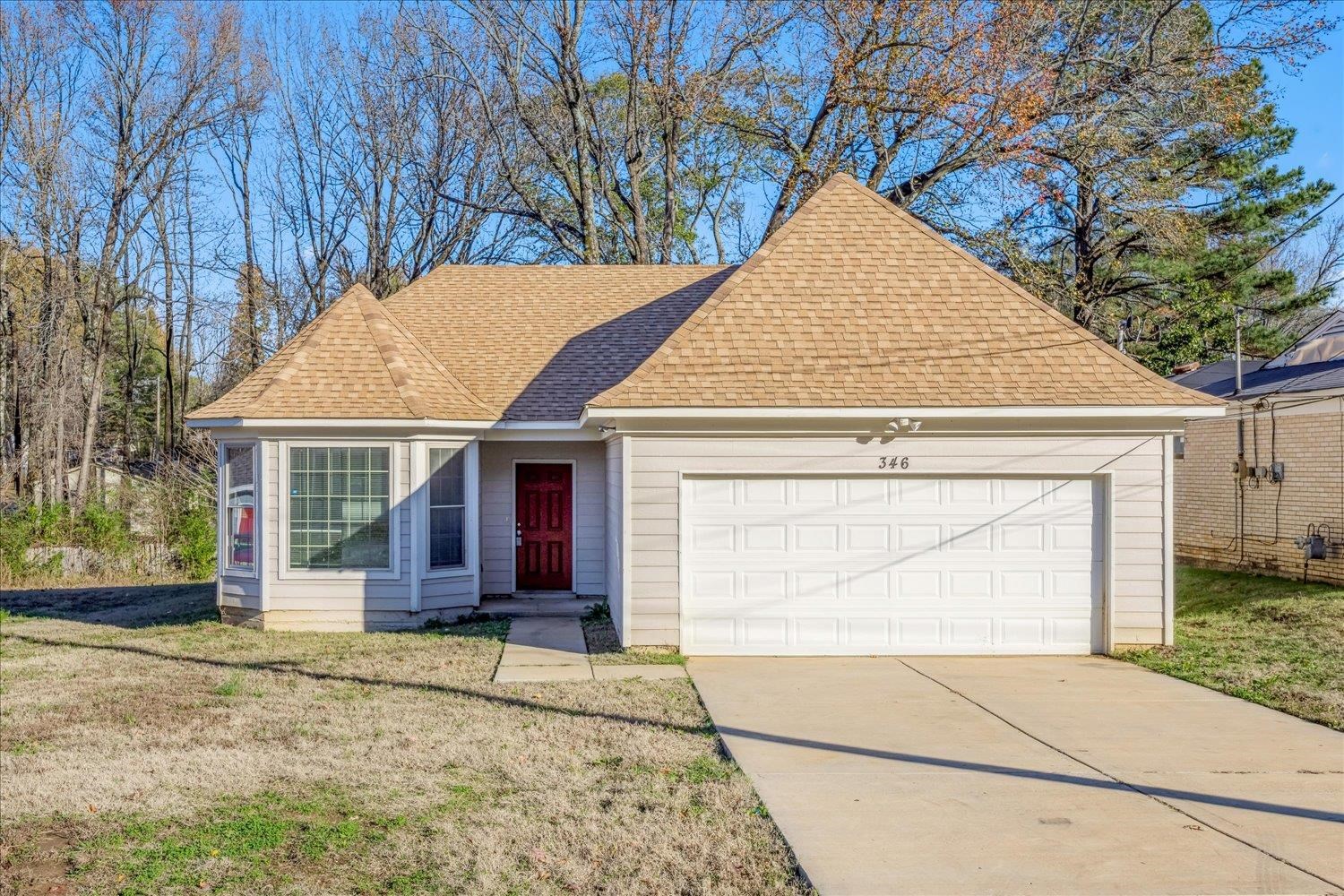 346 Delta Road Memphis, TN 38109 - Photo 1 of 23 a view of small yard in front of house