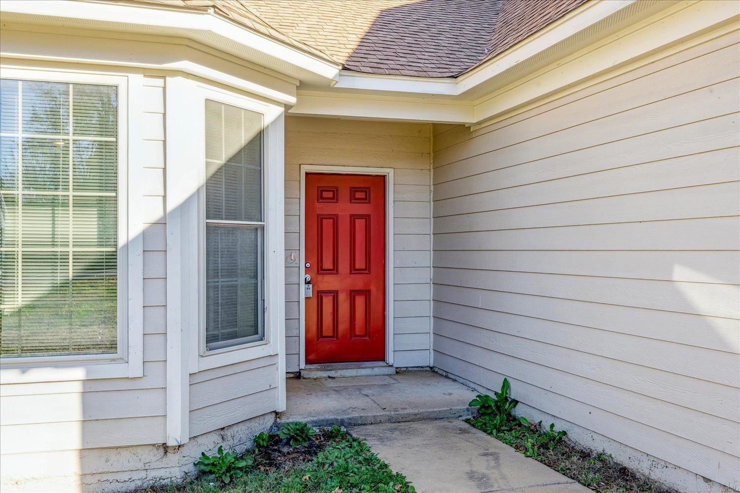 346 Delta Road Memphis, TN 38109 - Photo 2 of 23 a view of entrance