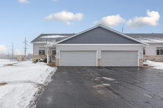 $290,000 | 300 Pine Street, Cannon Falls, MN 55009