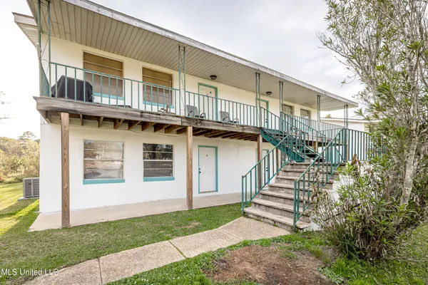 $900 | 8429 Highway 613, Unit 2, Moss Point, MS 39562