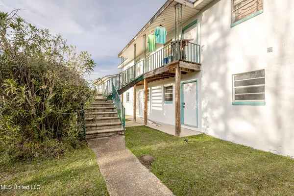 $900 | 8429 Highway 613, Unit 2, Moss Point, MS 39562