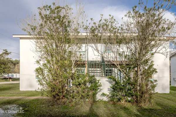 $900 | 8429 Highway 613, Unit 2, Moss Point, MS 39562