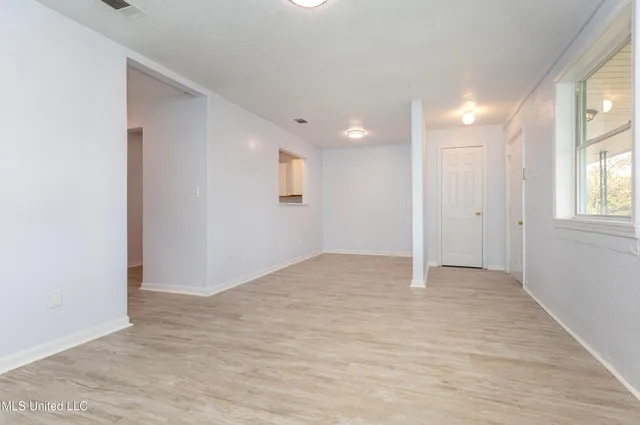 $950 | 8429 Highway 613, Unit 2, Moss Point, MS 39562