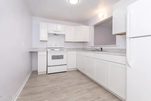 $950 | 8429 Highway 613, Unit 2, Moss Point, MS 39562