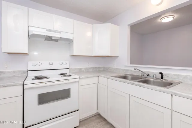 $950 | 8429 Highway 613, Unit 2, Moss Point, MS 39562