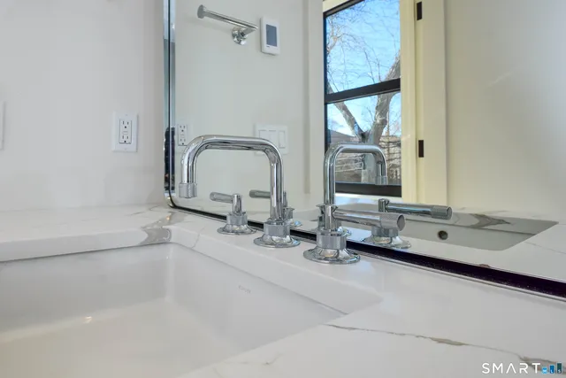 $6,950 | 116 Sherman Street, Unit 1, Fairfield, CT 06824