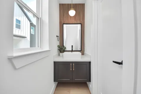 $570,000 | 927 Fisher Street, Unit B, Houston, TX 77018