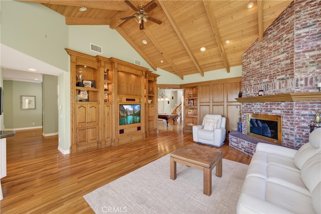 2292 Dos Lomas Fallbrook, CA 92028 - Photo 12 of 53 Family room