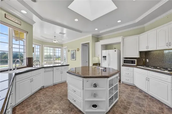 $1,749,000 | 2292 Dos Lomas, Fallbrook, CA 92028
