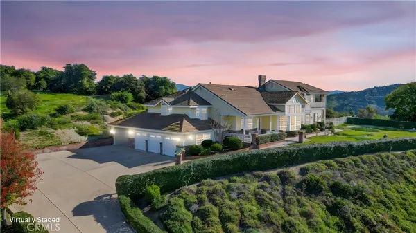 $1,749,000 | 2292 Dos Lomas, Fallbrook, CA 92028