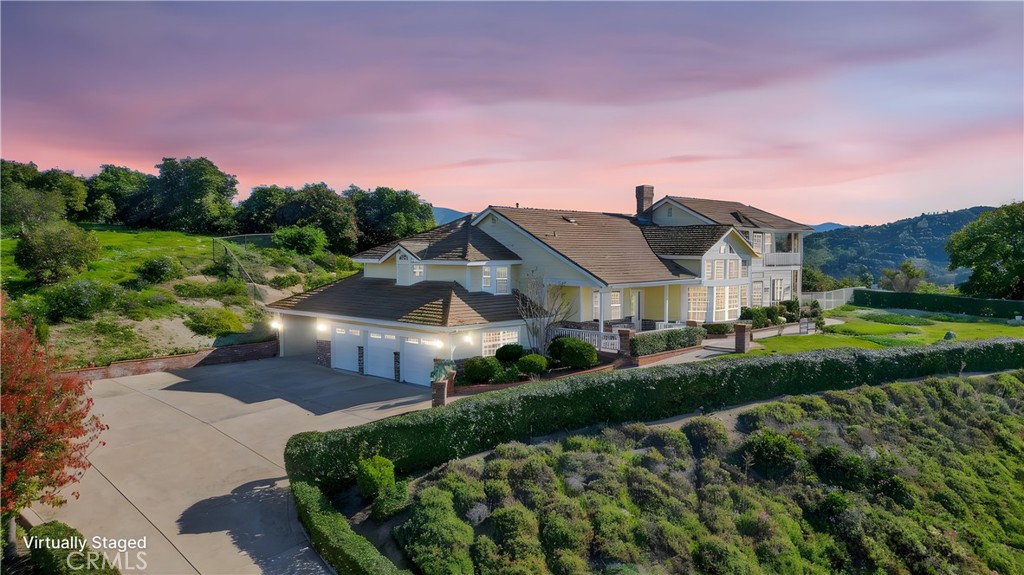 2292 Dos Lomas Fallbrook, CA 92028 - Photo 3 of 53