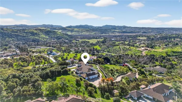 $1,749,000 | 2292 Dos Lomas, Fallbrook, CA 92028