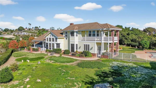 $1,749,000 | 2292 Dos Lomas, Fallbrook, CA 92028