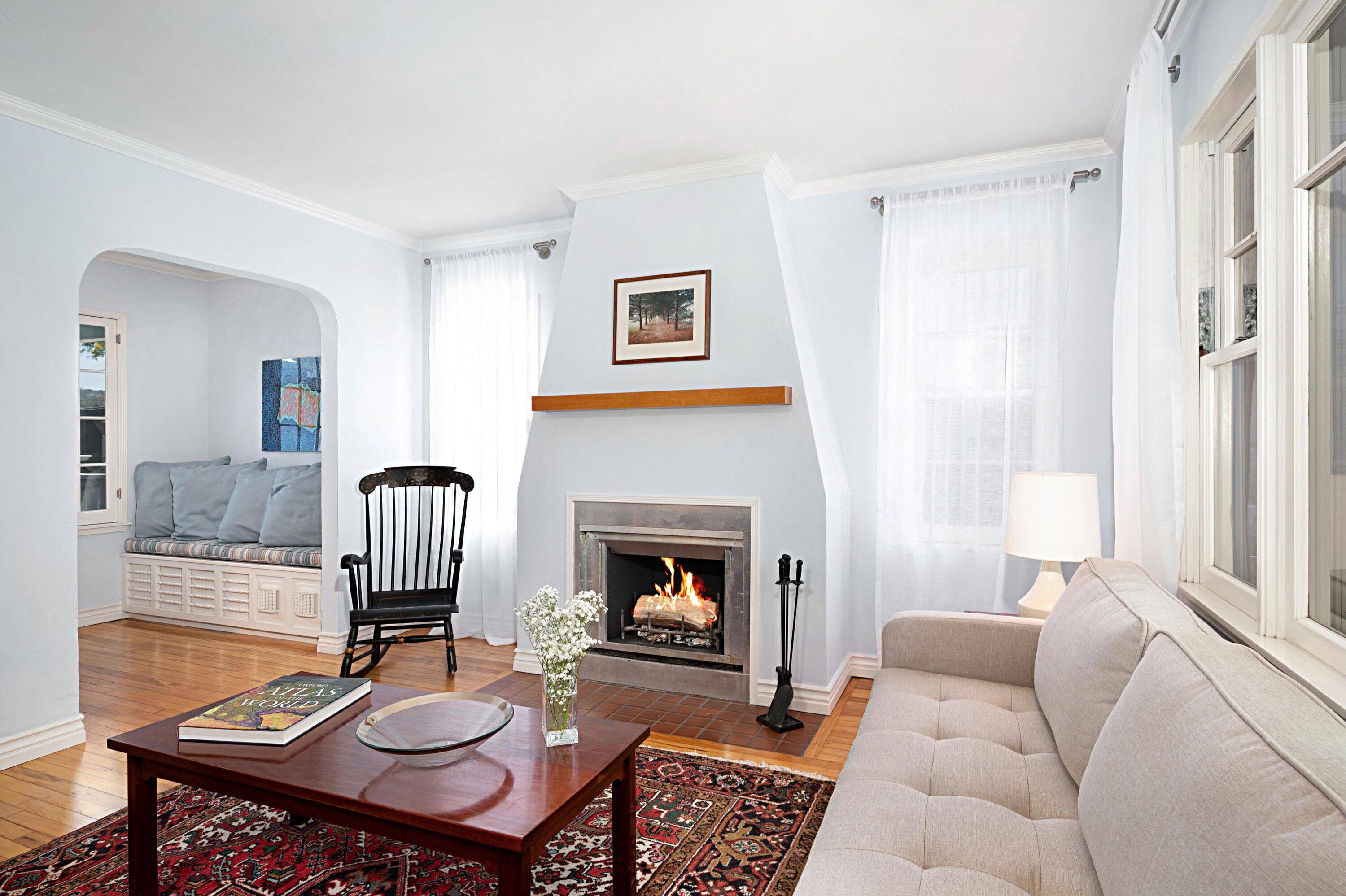 2932 Serena Road Santa Barbara, CA 93105 - Photo 5 of 26 Living Room