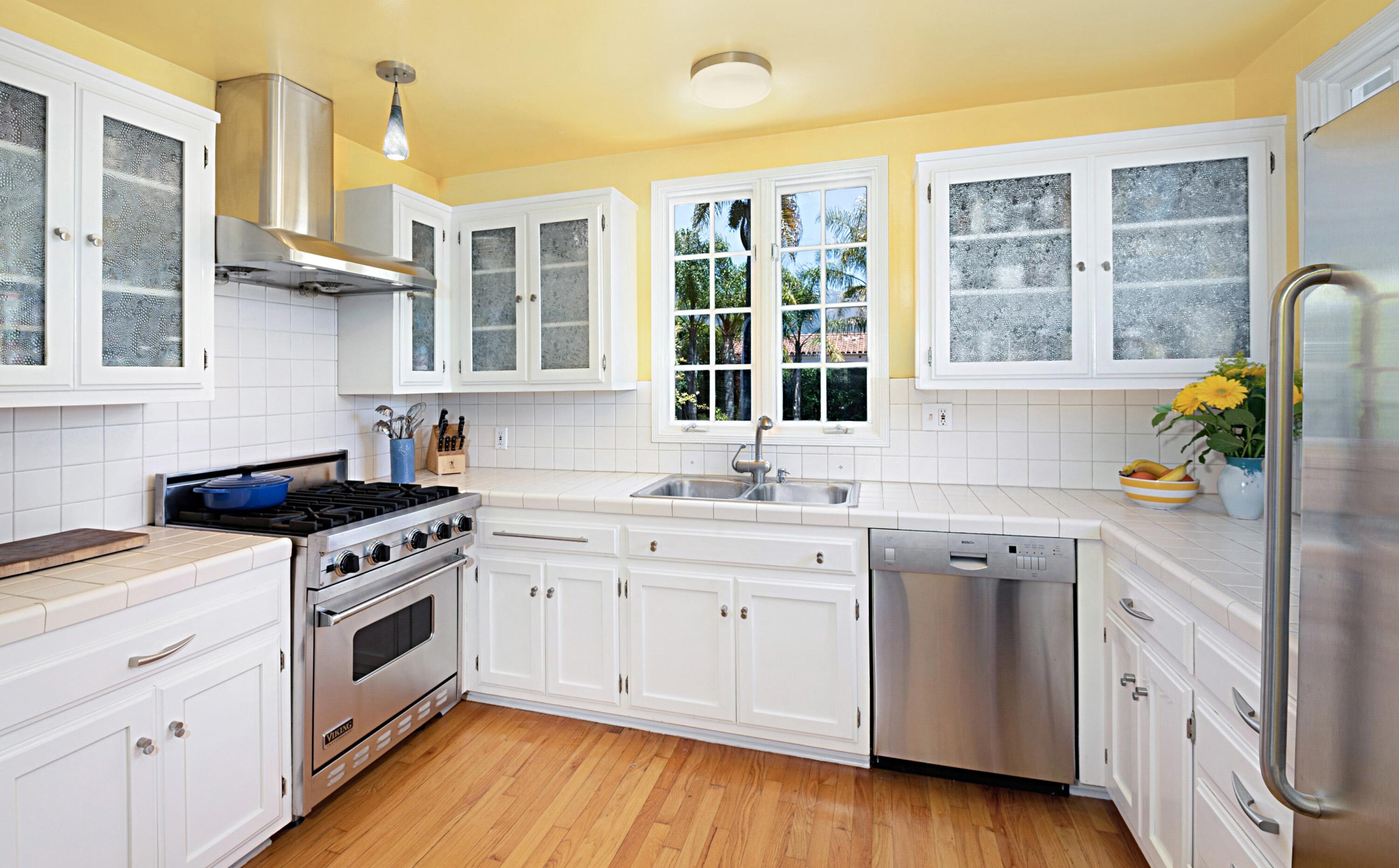 2932 Serena Road Santa Barbara, CA 93105 - Photo 8 of 26 Kitchen