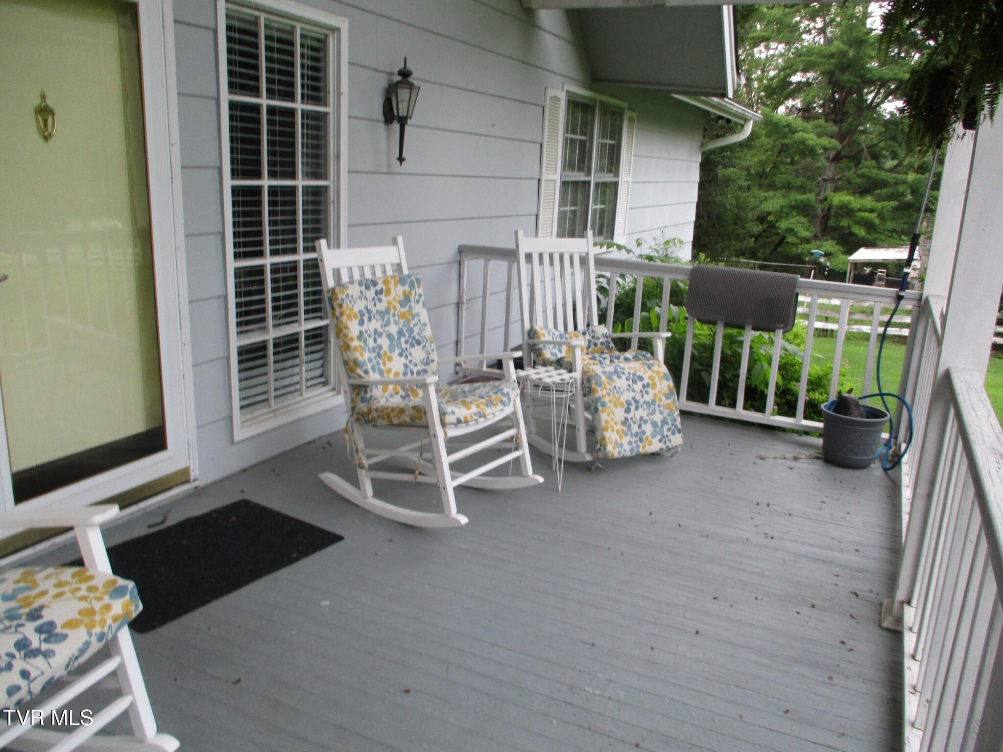 213 Edgefield Road Bristol, TN 37620 - Photo 14 of 20 015 IMG_9979
