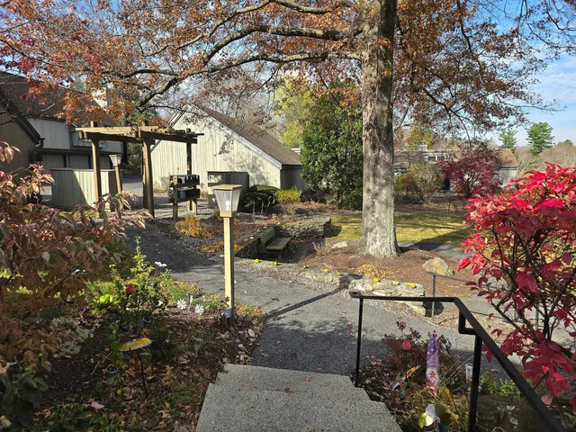 $238,000 | 39 Heritage Village, Unit C, Southbury, CT 06488