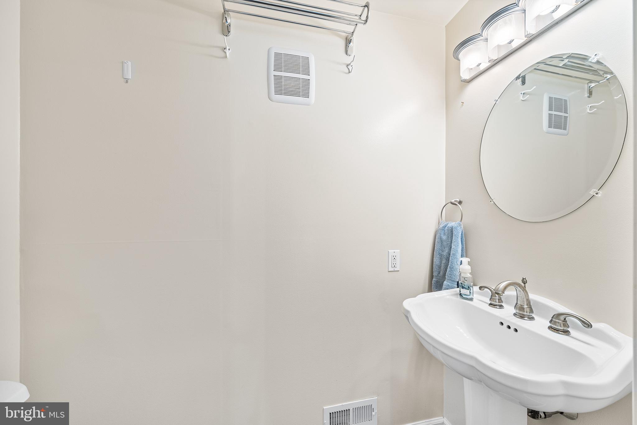 2085 Keith Road Abington, PA 19001 - Photo 19 of 32 Gallery Image 19