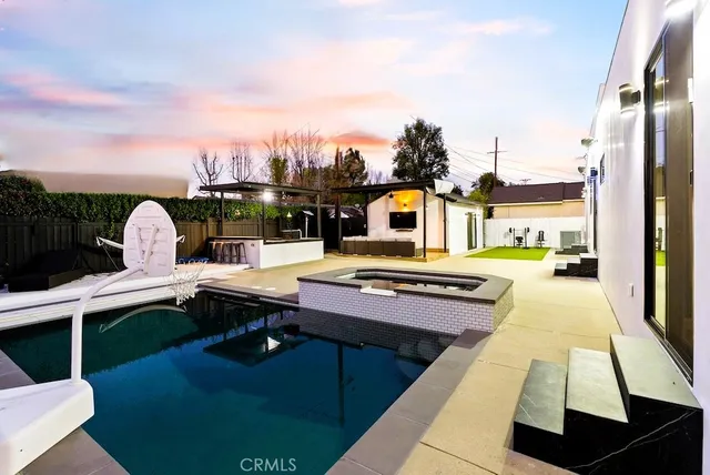 $11,000 | 23143 Leonora Drive, Woodland Hills, CA 91367