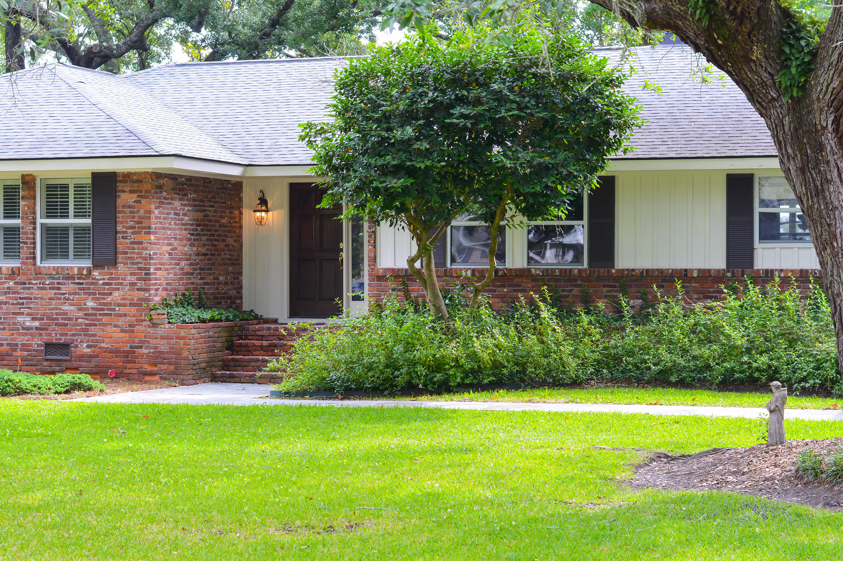 1441 Burningtree Road Charleston, SC 29412 - Photo 4 of 35 Front of the House