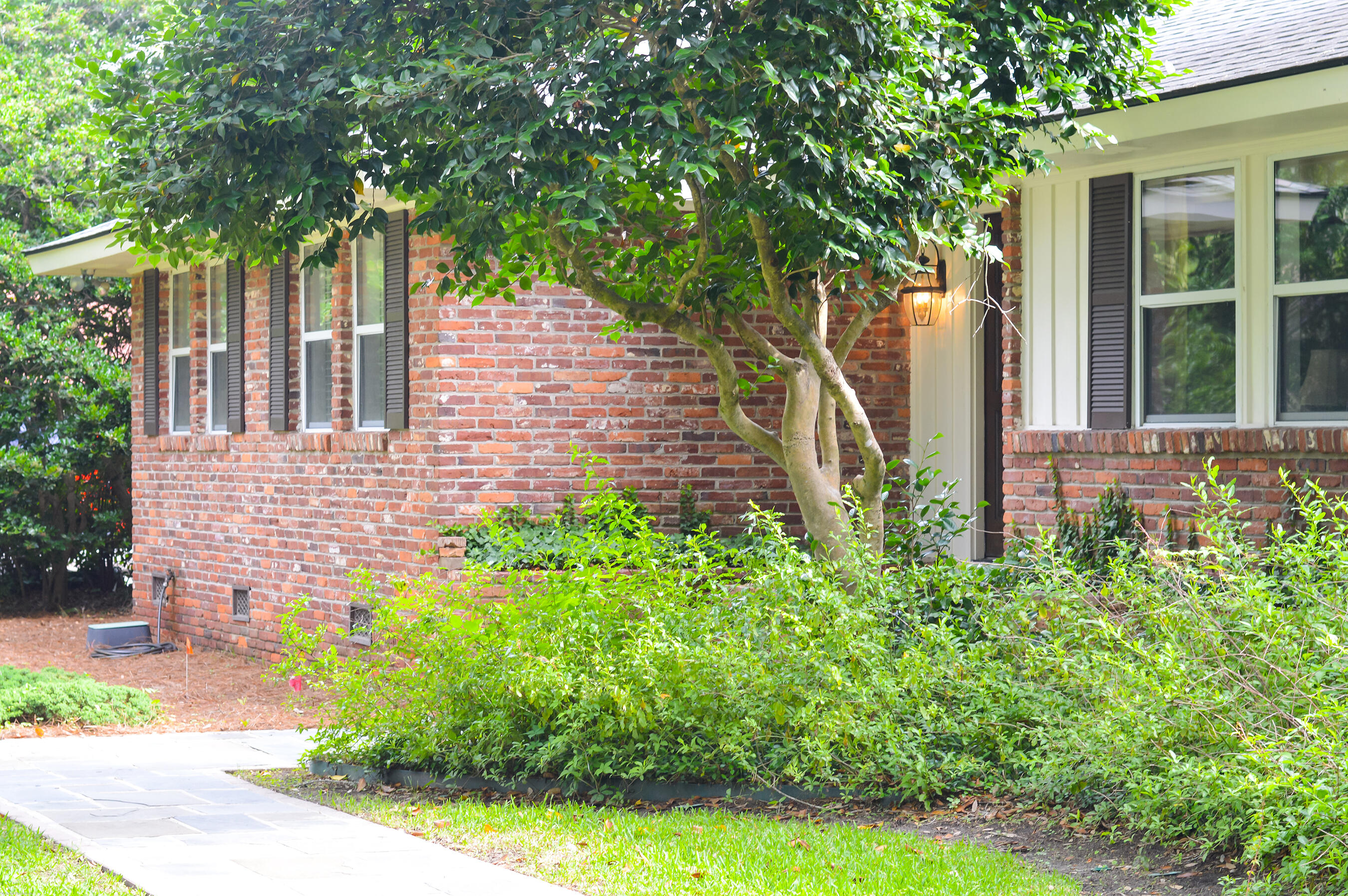 1441 Burningtree Road Charleston, SC 29412 - Photo 5 of 35 Front of the House
