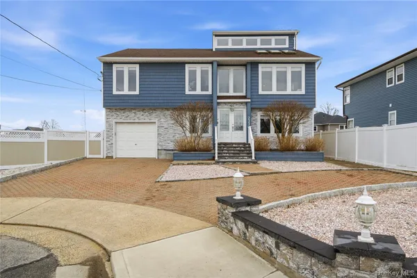 $959,000 | 233 Arthur Street, Freeport, NY 11520