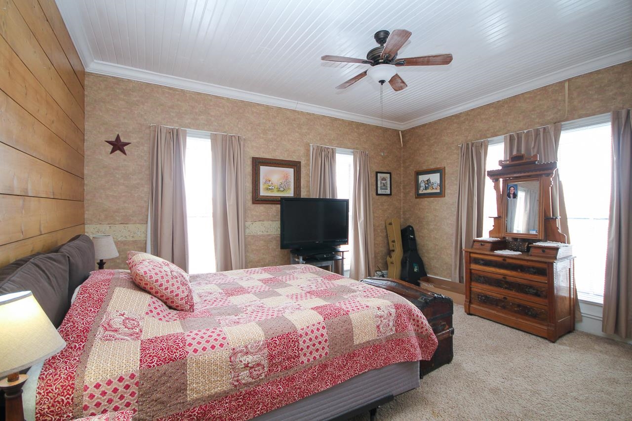 323 Main Street Blanchard, MI 49310 - Photo 30 of 55 1896876-29.JPG