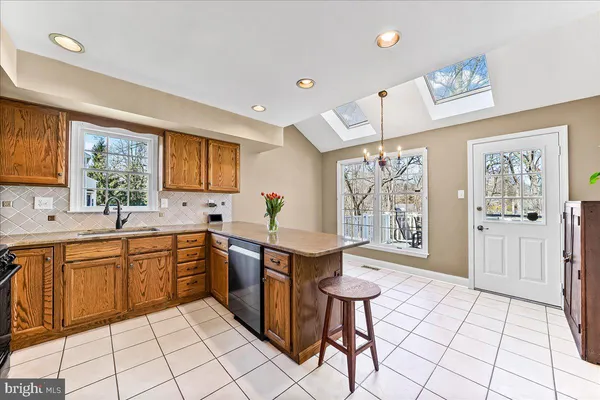 $699,900 | 311 Bolton Lane, Downingtown, PA 19335