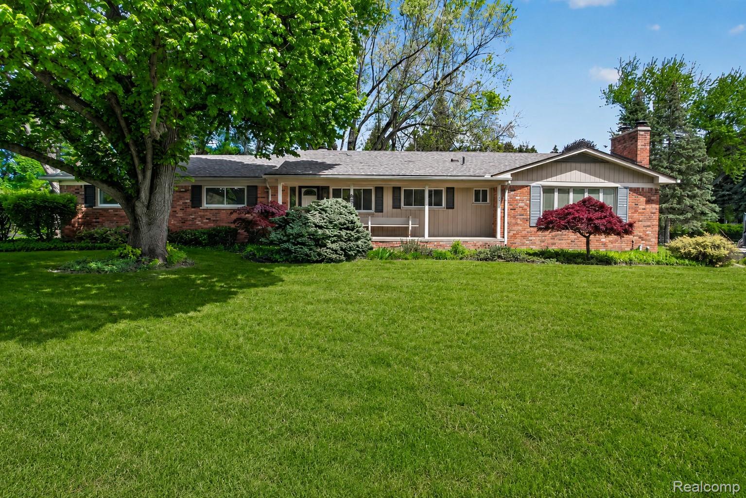 857 Helston Road Bloomfield Hills, MI 48304 - Photo 1 of 37 DJI_0944.jpg