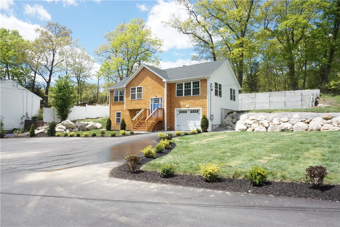 178 Highland Street Cranston, RI 02920 - Photo 2 of 34