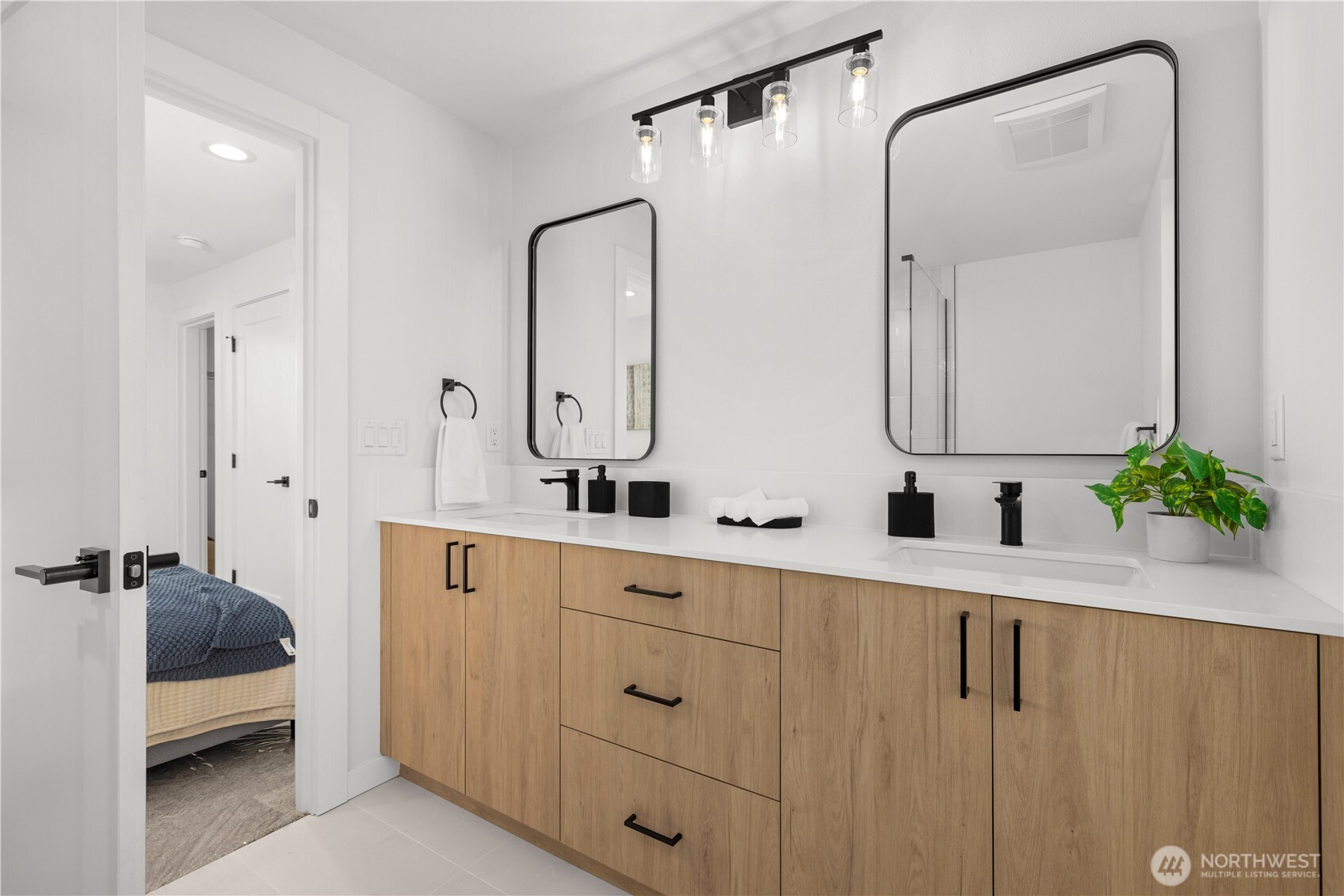 3850 Carr Place North Seattle, WA 98103 - Photo 21 of 40