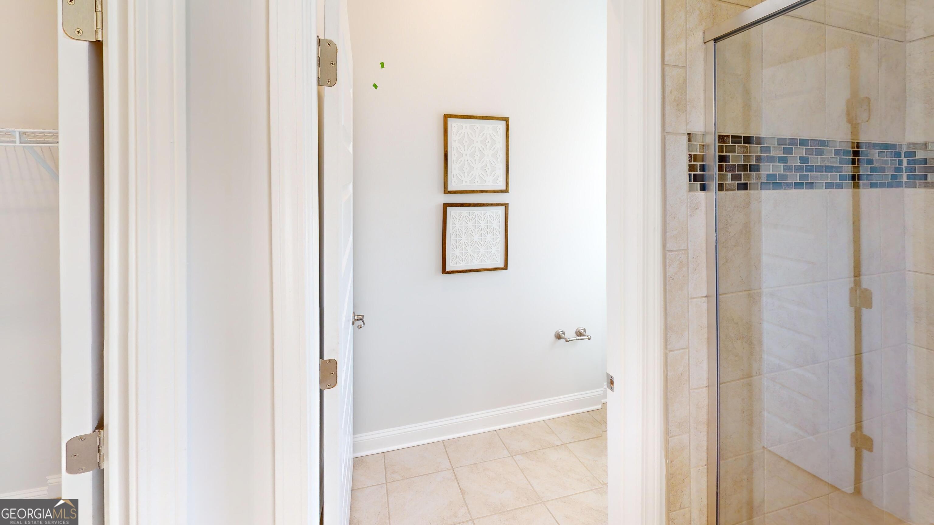 363 Eagle Ridge Road Macon, GA 31216 - Photo 19 of 40 a bathroom with a bathtub