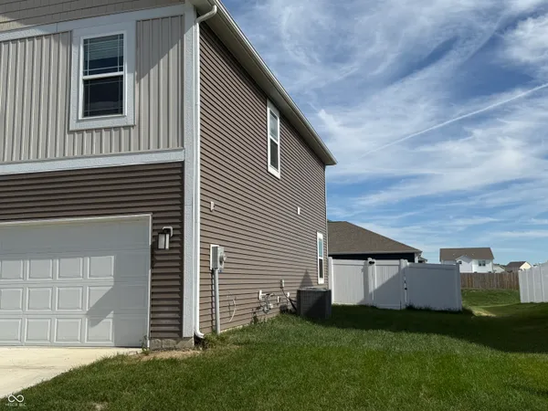 $321,500 | 2360 Larkspur Lane, Shelbyville, IN 46176