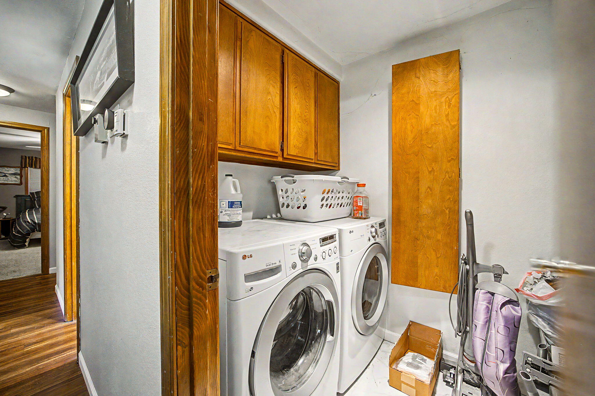 5366 Pioneer Road Medford, OR 97501 - Photo 9 of 36 Laundry Room with pull out ironing board main house
