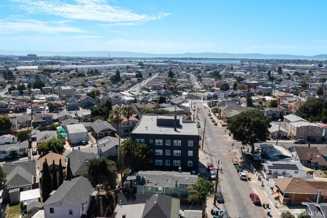 $2,700,000 | 2100 51st Avenue, Oakland, CA 94601