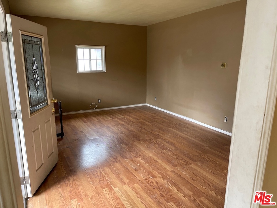 2086 Santa Rosa Avenue Altadena, CA 91001 - Photo 2 of 9 Gallery Image 2
