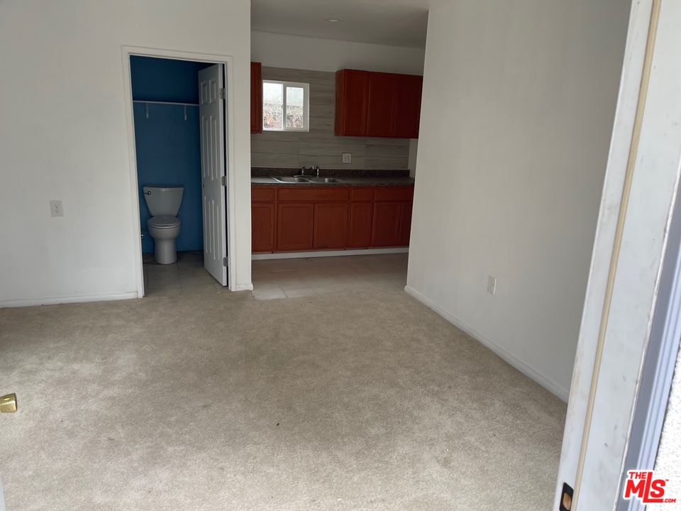 2086 Santa Rosa Avenue Altadena, CA 91001 - Photo 3 of 9 Gallery Image 3