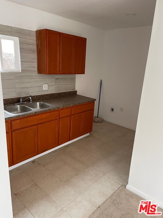 2086 Santa Rosa Avenue Altadena, CA 91001 - Photo 4 of 9 Gallery Image 4