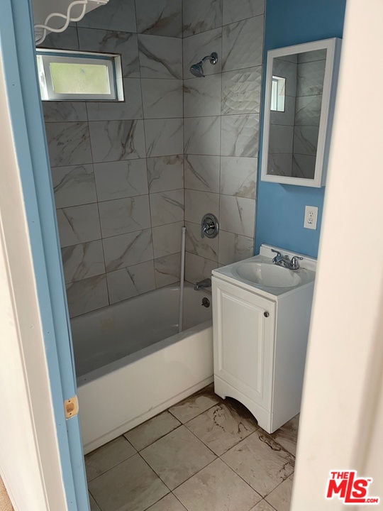 2086 Santa Rosa Avenue Altadena, CA 91001 - Photo 5 of 9 Gallery Image 5