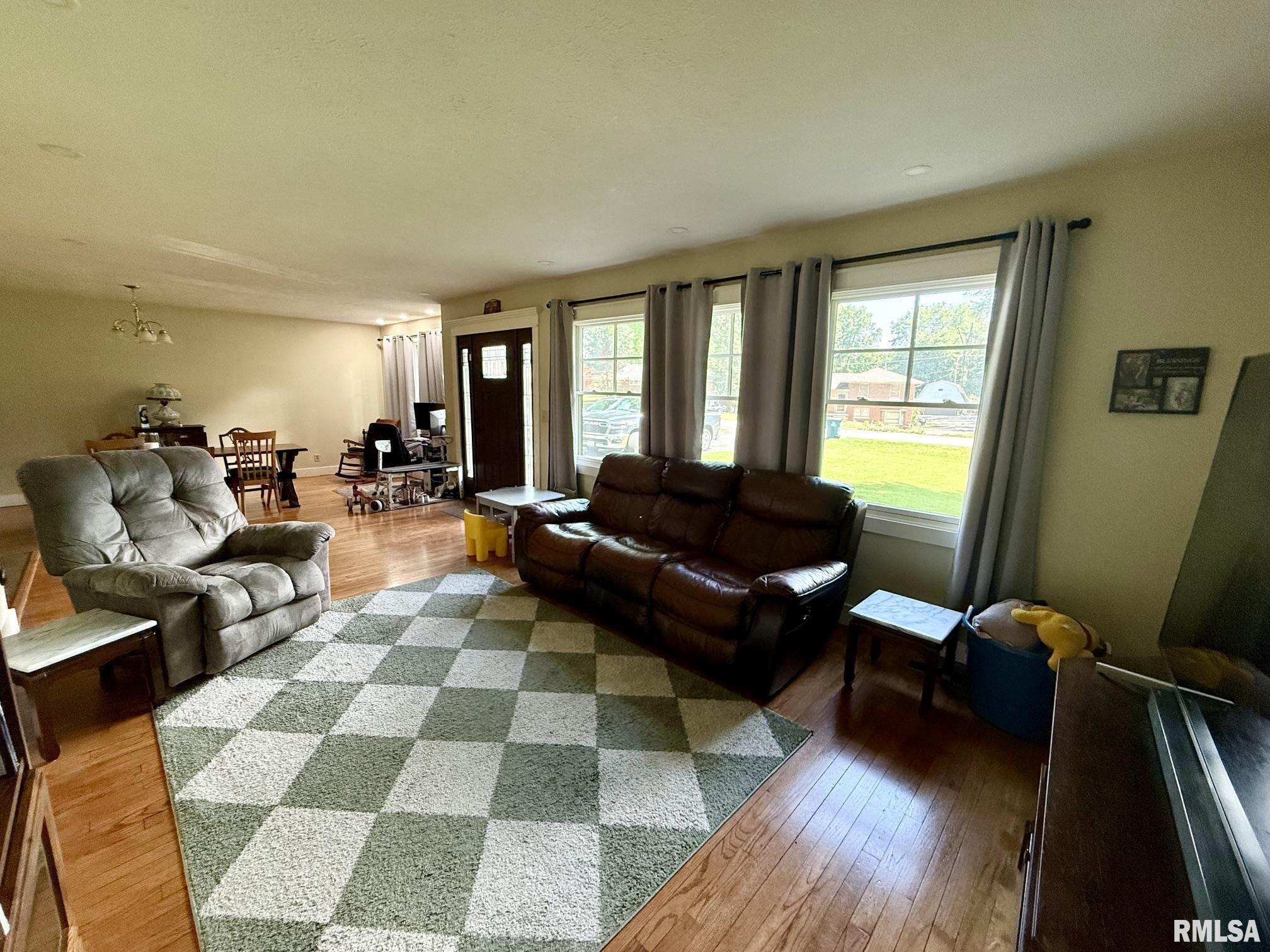 27 Circle Drive Springfield, IL 62703 - Photo 12 of 36