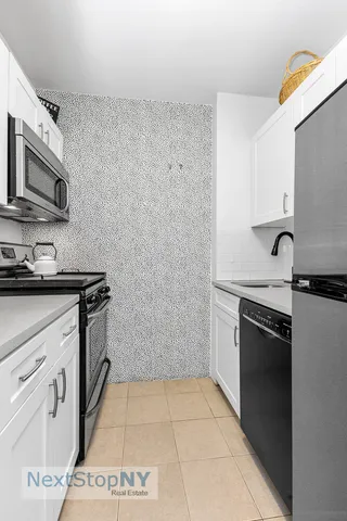 $520,000 | 345 East 56th Street, Unit 11B | Sutton Place