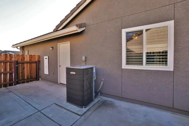 $500,000 | 1894 West Tudor Lane, Hanford, CA 93230