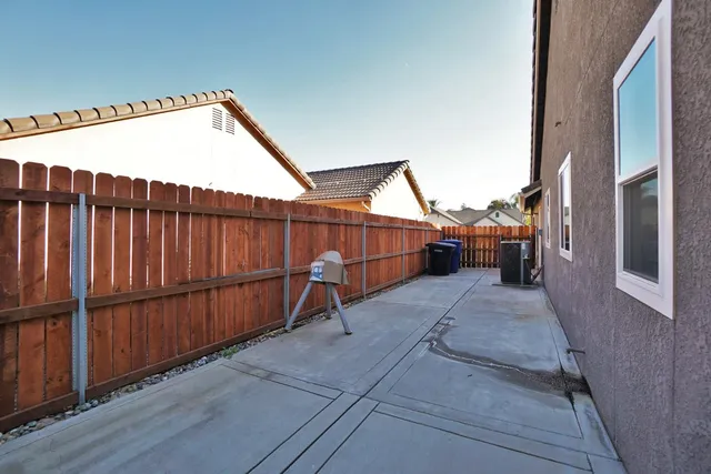 $500,000 | 1894 West Tudor Lane, Hanford, CA 93230