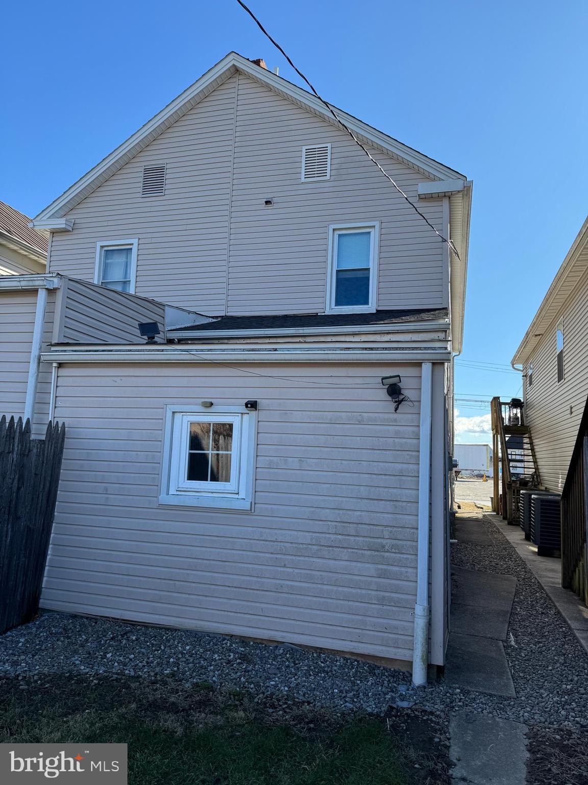 427 Pine Street Hanover, PA 17331 - Photo 4 of 19 Vinyl Siding, Covered Soffit and Overhangs